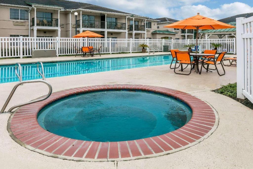 Richmond Inn & Suites Baton Rouge Exterior foto